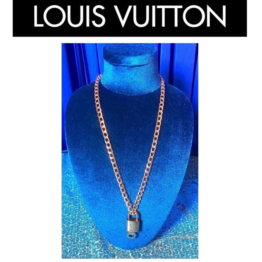 LOUIS VUITTON #320 Lock & Key w/Unbranded Chain, EUC